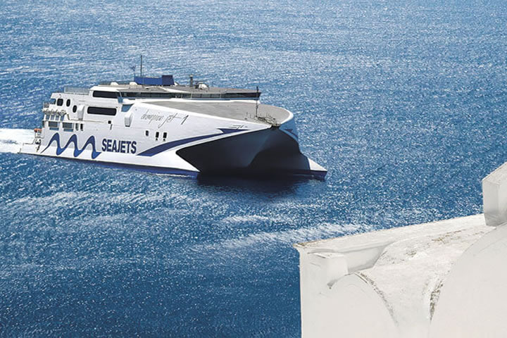 Free time to wander the streets of Fira on Santorini